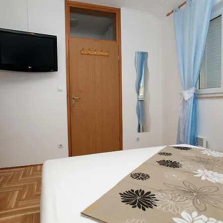 Marina Apartment *
